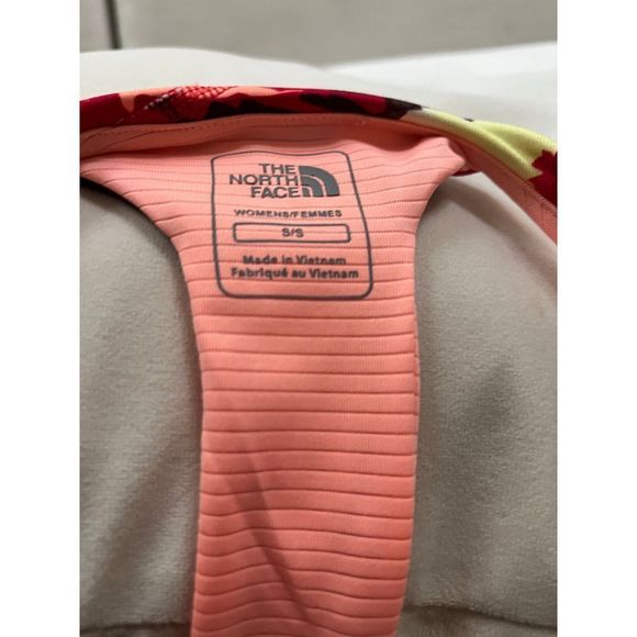 Like🆕 NORTHFACE red active tank, size S - Picture 4 of 5